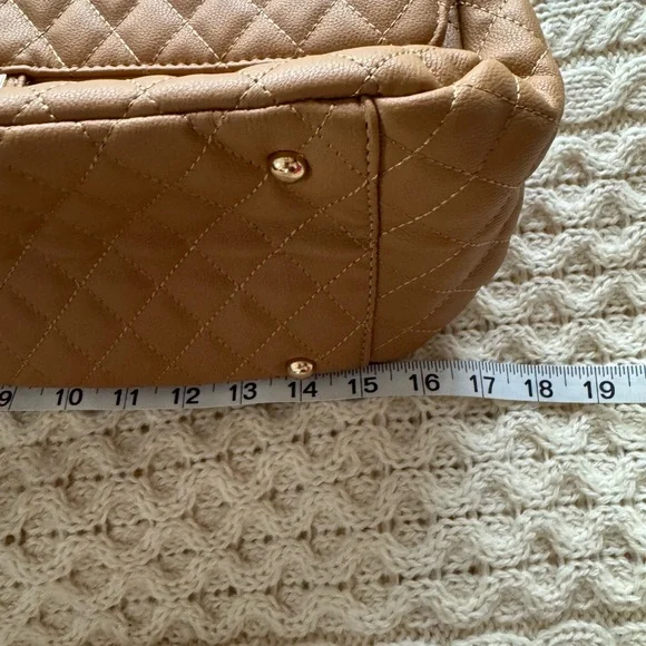 Tan Quilted Shoulder Bag with Gold Chain - Picture 4 of 12